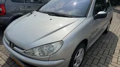 Grijs Gebruikt 2003 Peugeot 206 Quiksilver Hatchback | € 1.450 (Eerlijke prijs)