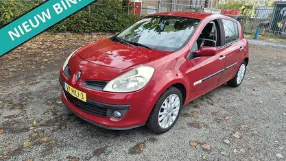 Occasion Renault Clio II Rip Curl 101 PK (74 kW) 2008 Rood Hatchback