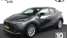 Grijs Gebruikt 2024 Toyota C-HR Active SUV | € 32.400 (Super prijs)