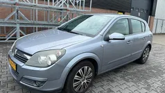Gebruikt 2004 Opel Astra Elegance Hatchback | € 1.490 (Eerlijke prijs)