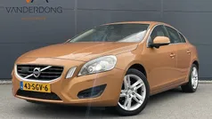 Oranje Gebruikt 2011 Volvo S60 Momentum Sedan | € 7.945 (Eerlijke prijs)