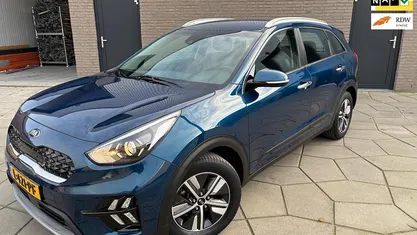 Blauw (metallic) Gebruikt 2021 Kia Niro SUV | € 24.995 (Eerlijke prijs)