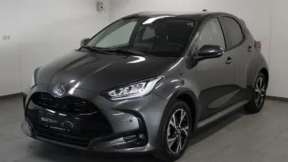 Nieuw Toyota Yaris Hybrid Comfort 116 PK (85 kW) 2025 Grijs Hatchback