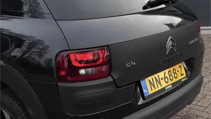 Zwart Gebruikt 2016 Citroën C4 Business Class SUV | € 7.245 (Goede deal)