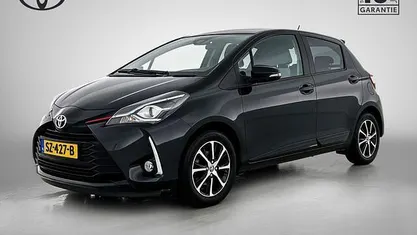 Zwart Gebruikt 2018 Toyota Yaris Design Hatchback | € 12.445 (Eerlijke prijs)