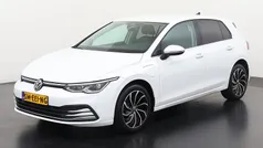 Gebruikt 2022 VW Golf VIII Style Hatchback | € 25.290 (Eerlijke prijs)
