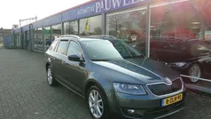 Grijs Gebruikt 2015 Skoda Octavia Stationwagen | € 11.750 (Eerlijke prijs)