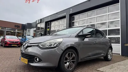Grey (tekng) Occasion 2017 Renault Clio IV Dynamique Hatchback | € 6.545 (Eerlijke prijs)