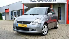 Grijs, metallic lak Gebruikt 2006 Suzuki Swift Exclusive Hatchback | € 5.450 (Eerlijke prijs)