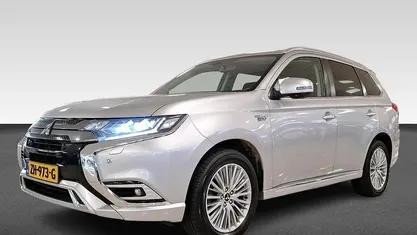 Grijs Gebruikt 2019 Mitsubishi Outlander P-HEV Intense+ SUV | € 17.930 (Eerlijke prijs)