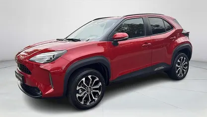 Rood Gebruikt 2024 Toyota Yaris Cross Edition SUV | € 29.949 (Eerlijke prijs)