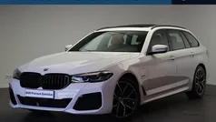 Wit Gebruikt 2023 BMW 530e Executive Stationwagen | € 44.950 (Eerlijke prijs)