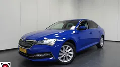 Blauw Gebruikt 2021 Skoda Superb Business Line Hatchback | € 21.340 (Eerlijke prijs)