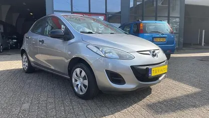 Occasion Mazda 2 75 PK (55 kW) 2011 Grijs Hatchback