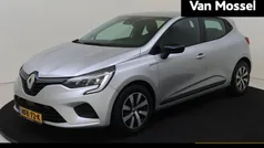 Gebruikt 2022 Renault Clio V Equilibre Hatchback | € 15.935 (Eerlijke prijs)