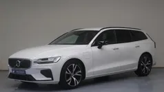 Wit Gebruikt 2020 Volvo V60 R-Design Stationwagen | € 29.750 (Eerlijke prijs)