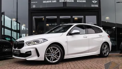 Wit Gebruikt 2019 BMW 118 Executive Hatchback | € 23.950 (Eerlijke prijs)