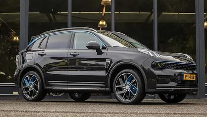 Zwart Gebruikt 2022 Lynk & Co 01 SUV | € 23.950 (Eerlijke prijs)