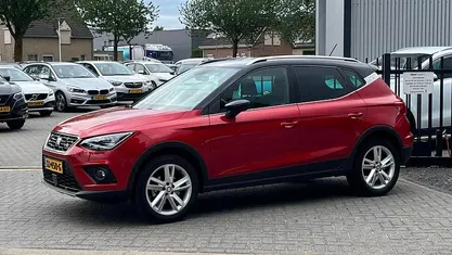 Rood Occasion 2019 Seat Arona Business SUV | € 17.444 (Eerlijke prijs)