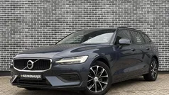 Blauw Gebruikt 2021 Volvo V60 Momentum Stationwagen | € 28.694 (Super prijs)