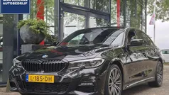 Zwart Gebruikt 2021 BMW 318 Executive Sedan | € 29.990 (Eerlijke prijs)