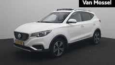 Wit Gebruikt 2020 MG ZS Luxury Sedan | € 15.495 (Eerlijke prijs)