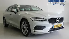 Grijs Gebruikt 2020 Volvo V60 Momentum Stationwagen | € 18.943 (Eerlijke prijs)