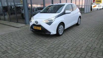 Gebruikt 2022 Toyota Aygo X-play Hatchback | € 13.500 (Eerlijke prijs)