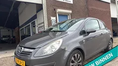 Gebruikt 2011 Opel Corsa Edition Hatchback | € 1.749 (Eerlijke prijs)