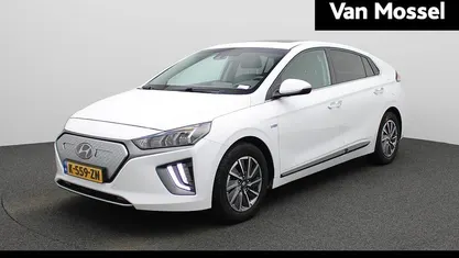 Wit Occasion 2021 Hyundai Ioniq Premium Hatchback | € 17.900 (Eerlijke prijs)
