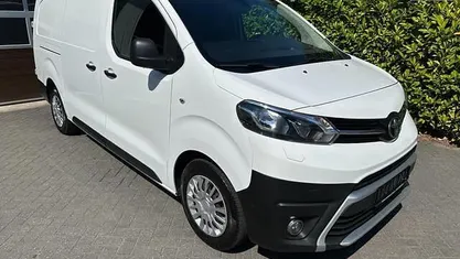 Gebruikt 2022 Toyota Proace MPV | € 20.950 (Goede deal)