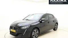 Zwart Gebruikt 2023 Peugeot 208 Allure Hatchback | € 19.950 (Eerlijke prijs)