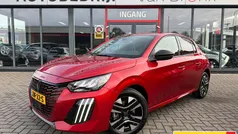 Rood Gebruikt 2024 Peugeot 208 Allure Hatchback | € 17.900 (Eerlijke prijs)