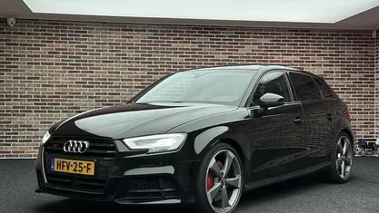 Zwart Occasion 2019 Audi S3 Sportback Proline Hatchback | € 34.250 (Eerlijke prijs)