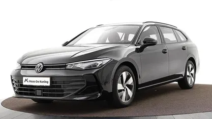 Zwart Gebruikt 2024 VW Passat Stationwagen | € 31.880 (Eerlijke prijs)
