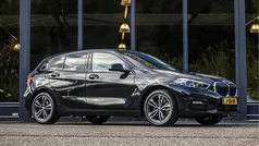 Zwart Gebruikt 2020 BMW 118 Executive Hatchback | € 20.950 (Eerlijke prijs)