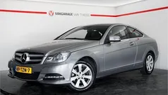 Grijs, metallic lak Gebruikt 2012 Mercedes C220 Coupé | € 8.944 (Eerlijke prijs)