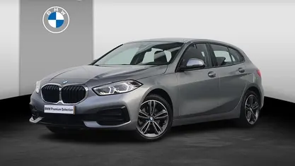 Grijs Gebruikt 2023 BMW 118 Comfort Edition Hatchback | € 24.900 (Goede deal)