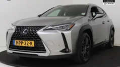 Grijs Gebruikt 2019 Lexus UX 250h Luxury Line SUV | € 29.950 (Eerlijke prijs)