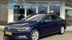 Blauw Gebruikt 2019 VW Passat Highline Sedan | € 18.400 (Goede deal)