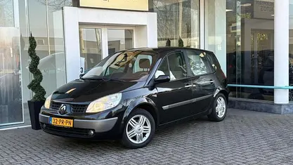 Occasion 2004 Renault Scénic II Komfort MPV | € 1.999 (Eerlijke prijs)