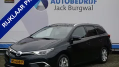 Grijs Gebruikt 2017 Toyota Auris Hybrid Executive Stationwagen | € 16.450 (Eerlijke prijs)