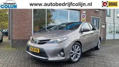 Bruin Gebruikt 2013 Toyota Auris Hatchback | € 11.950 (Eerlijke prijs)