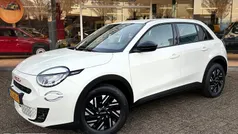 Wit Nieuw 2025 Fiat 600E Red SUV | € 27.400 (Super prijs)