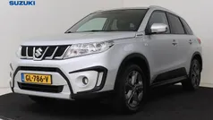 Grijs, metallic lak Gebruikt 2015 Suzuki Vitara Exclusive SUV | € 13.945 (Eerlijke prijs)