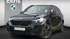 Zwart, metallic lak Gebruikt 2023 BMW X1 M Sport SUV | € 54.900 (Eerlijke prijs)