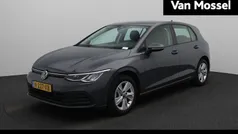Grijs Gebruikt 2022 VW Golf VIII Life Hatchback | € 18.900 (Goede deal)