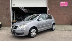 Grijs, metallic lak Gebruikt 2009 VW Polo Comfortline Hatchback | € 2.999 (Eerlijke prijs)