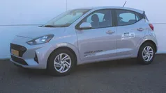 Lumen grey (licht grijs) Gebruikt 2025 Hyundai i10 Comfort Hatchback | € 19.985 (Eerlijke prijs)