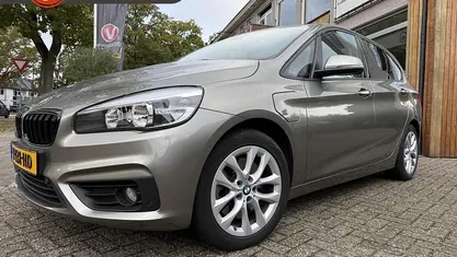 Grijs Occasion 2016 BMW 225 Active Tourer Executive MPV | € 14.395 (Eerlijke prijs)